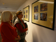 Besucher zur Erffnung unserer Ausstellung "In 80 Bildern um die Welt" am 18. Oktober 2010